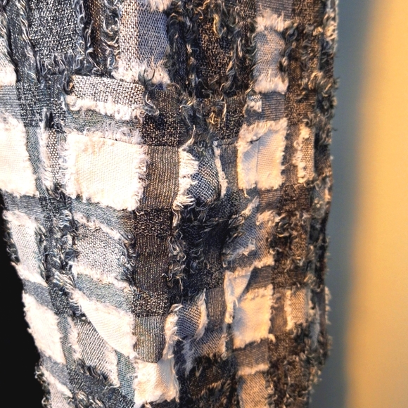 🅱️🅾️G🅾️ Black and white plaid fringe edge vest - Picture 4 of 6